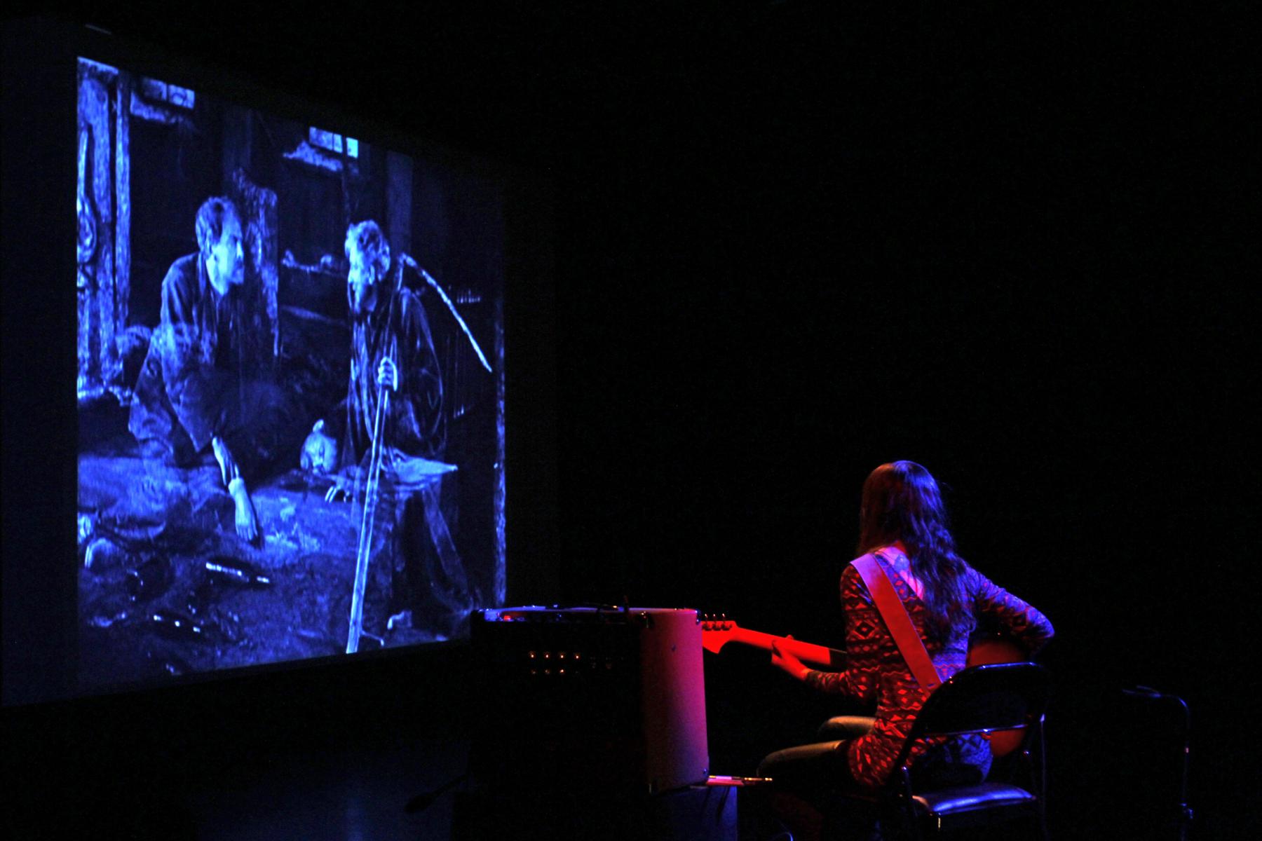 Noveller scoring The Phantom Carriage on 30 December 2012. Photo by Alberto Tomas Halpern.