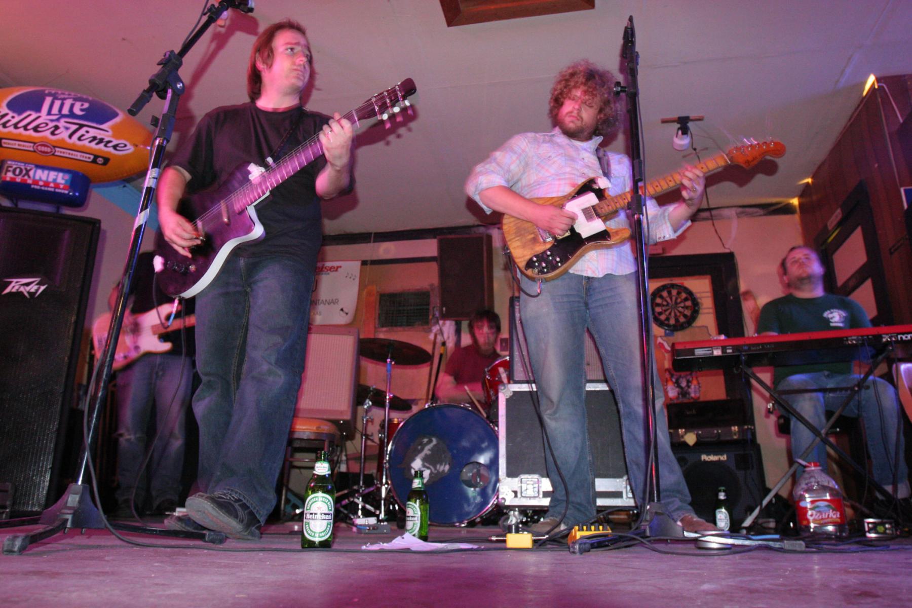 Magnolia Electric Company at Ray's Bar, 20 September 2005.