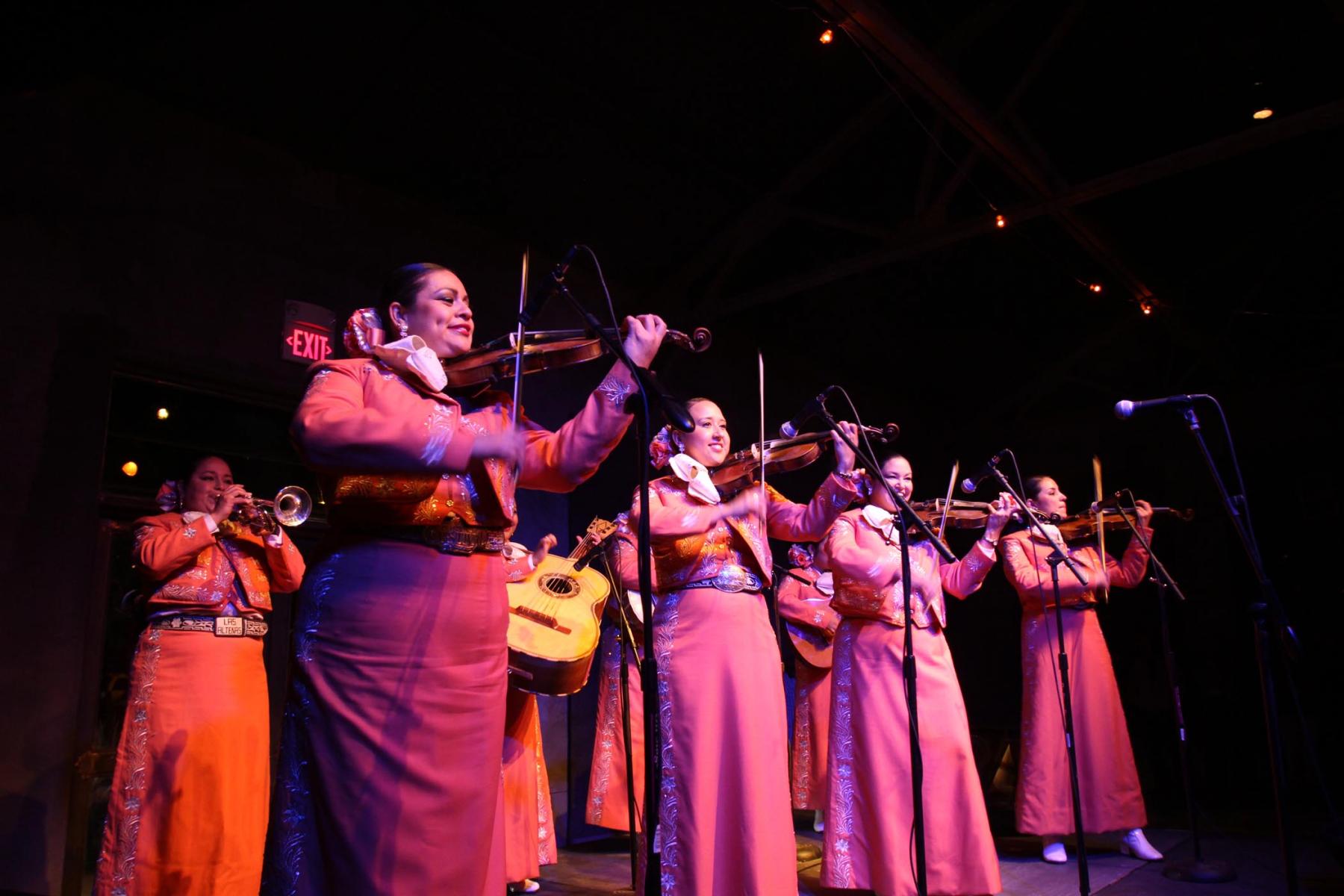 Mariachi Las Alteñas at the opening of AutoBody. Photo by Alberto Tomas Halpern.