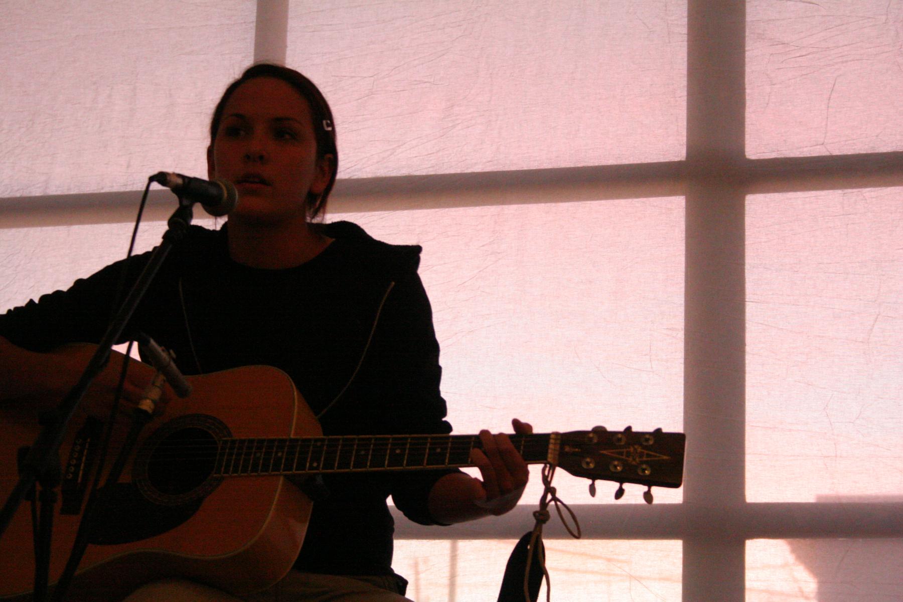 Leah McWilliams performing at the Big Read kick-off. Photo by Fred Covarrubias.