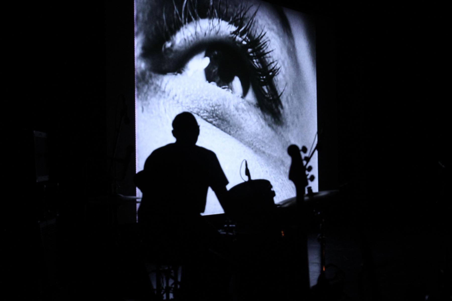 Shahzad Ismaily scoring Meshes of the Afternoon on 30 December 2011. Photo by Alberto Tomas Halpern.